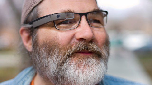 I Google Glass possono essere adattati anche sopra gli occhiali da vista