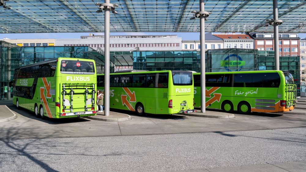 Viaggiare low cost, anche in autobus