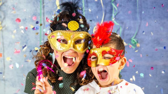 Costumi di Carnevale e accessori per feste in maschera