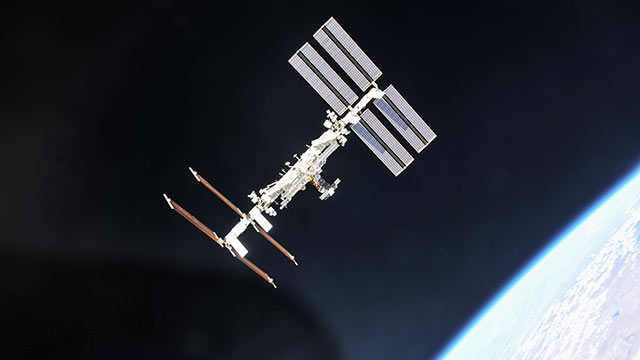 La NASA vuole portare i turisti (ricchi) nello spazio