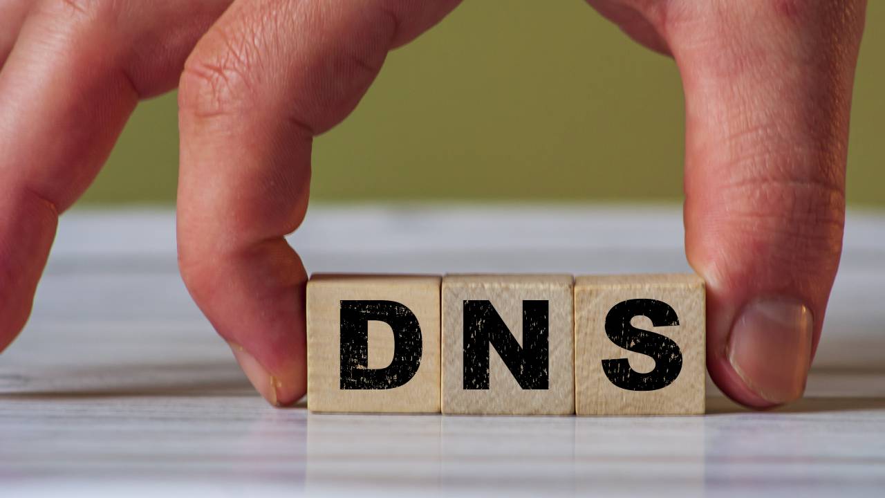DNS DNS