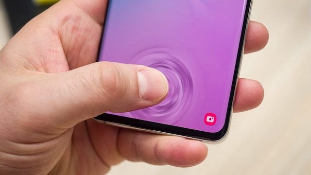 Samsung Galaxy S10 ha un problema con il lettore di impronte digitali