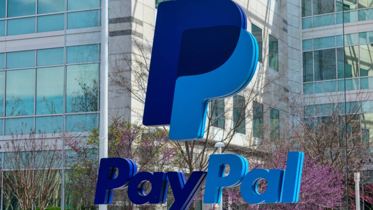 PayPal insegna