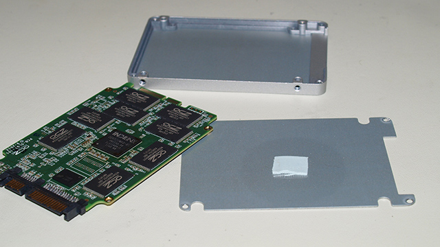 Disco SSD disassemblato