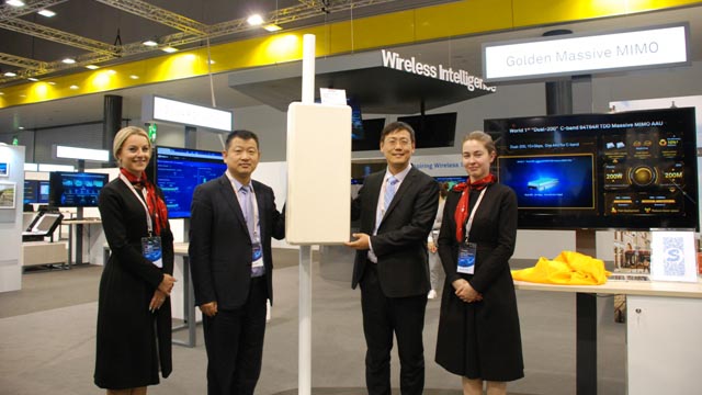 L'antenna Massive MIMO presentata da Huawei nel corso di un evento