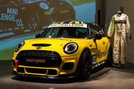 MINI John Cooper Works con livrea Fastweb