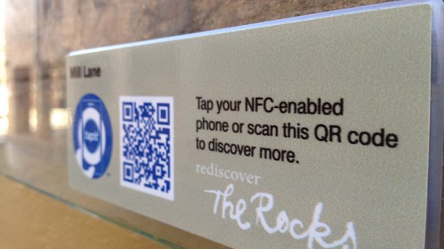 Un cartello che pubblicizza l'NFC