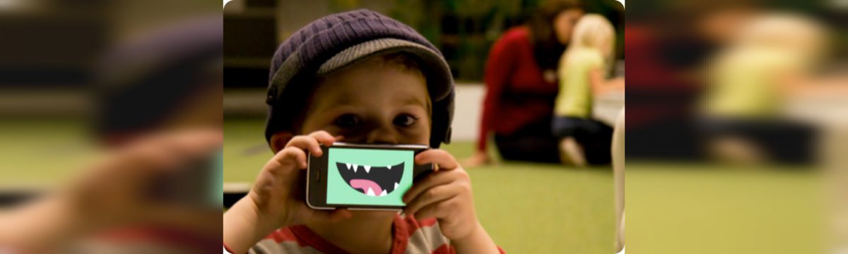 L'abuso di smartphone e tablet può causare miopia nei minori 