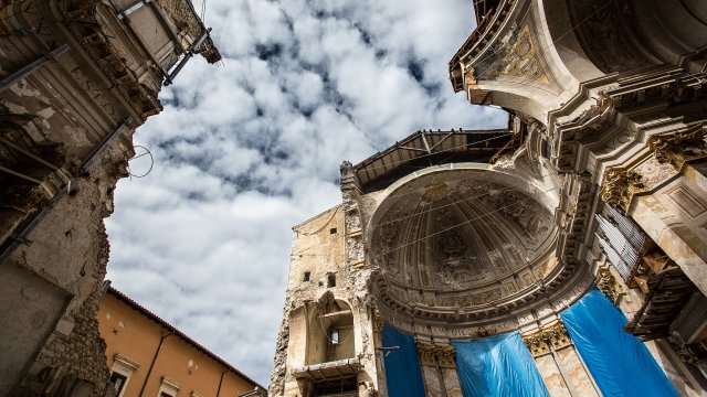 Una chiesa distrutta dopo il terremoto de L'Aquila