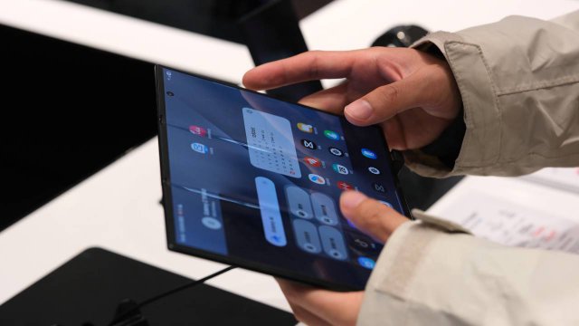 samsung galaxy z trifold