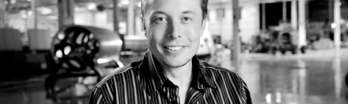 Elon Musk nei suoi uffici di SpaceX