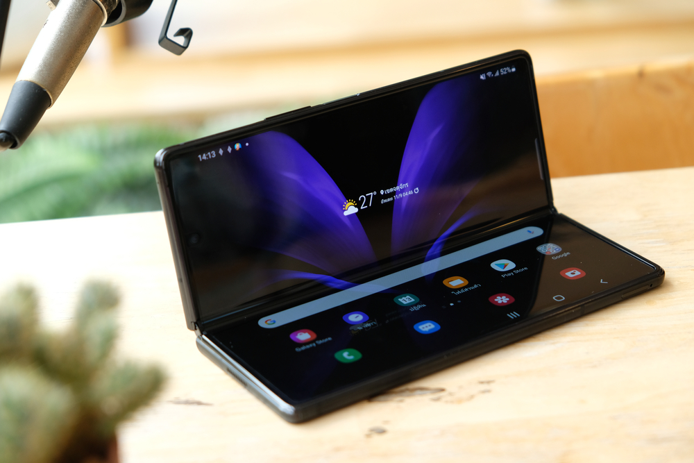 Smartphone foldable