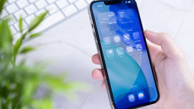 liquid glass su iphone