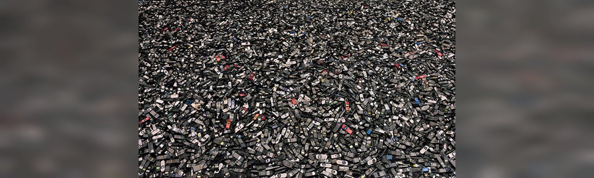 Migliaia di telefonini vittime dell'obsolescenza programmata
