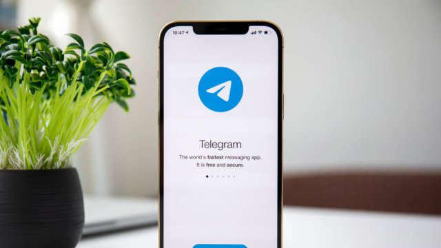 Smartphone con Telegram