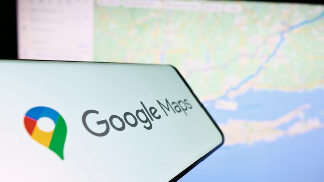 google-maps-app-smartphone