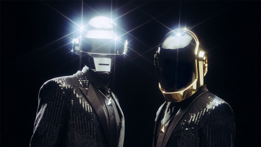 I Daft Punk con le loro nuove 'uniformi'
