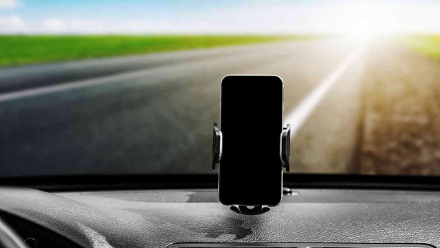 smartphone su automobile