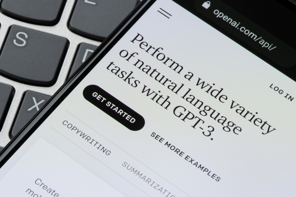 Schermata smartphone con testo creato con openai