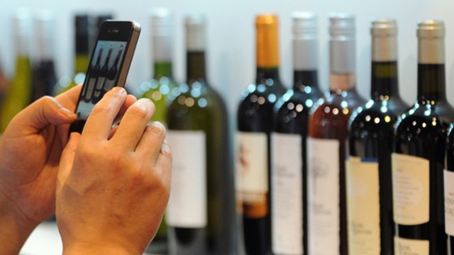 Vino e smartphone