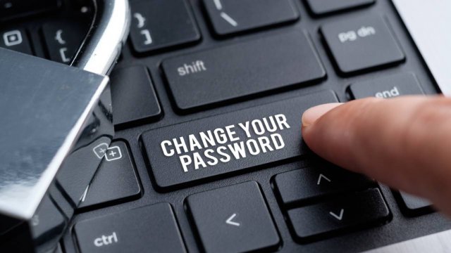 tasto modifica password sulla tastiera