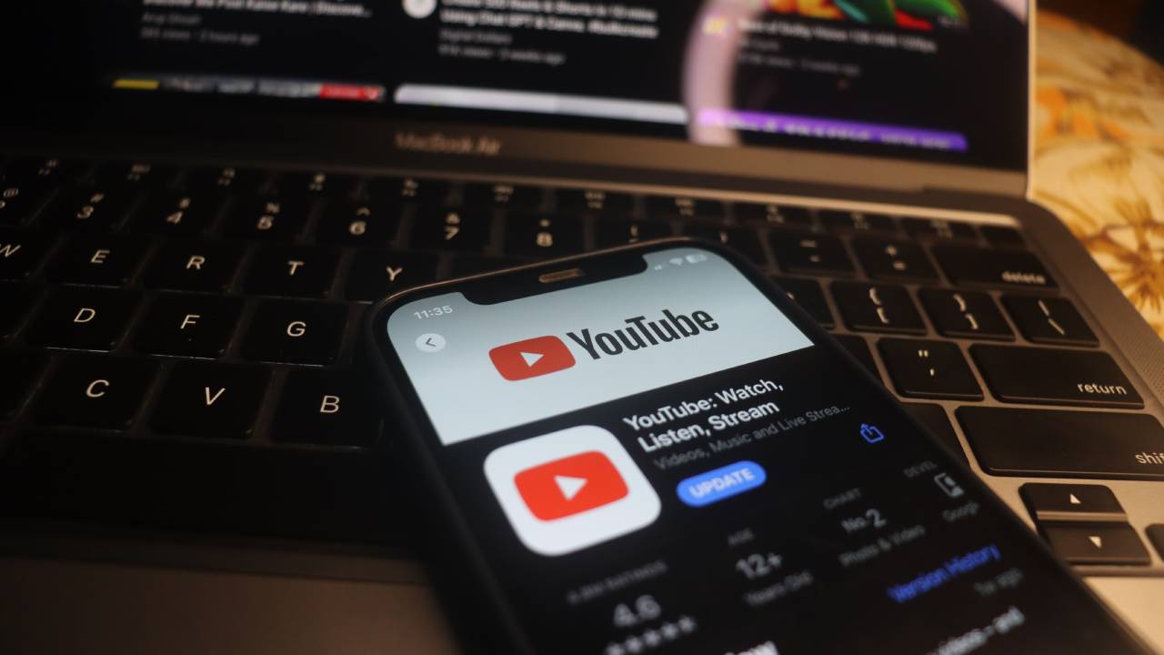 YouTube YouTube