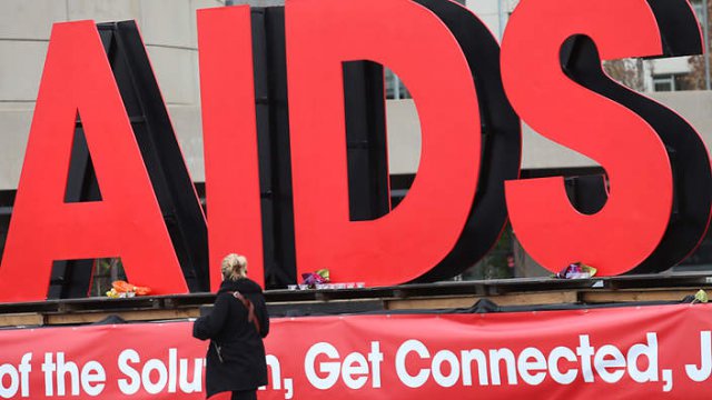 Stop all'Aids