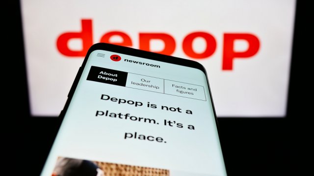 depop-smartphone