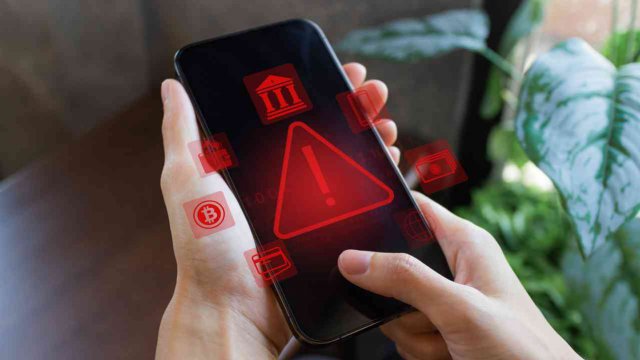 smartphone sotto attacco hacker