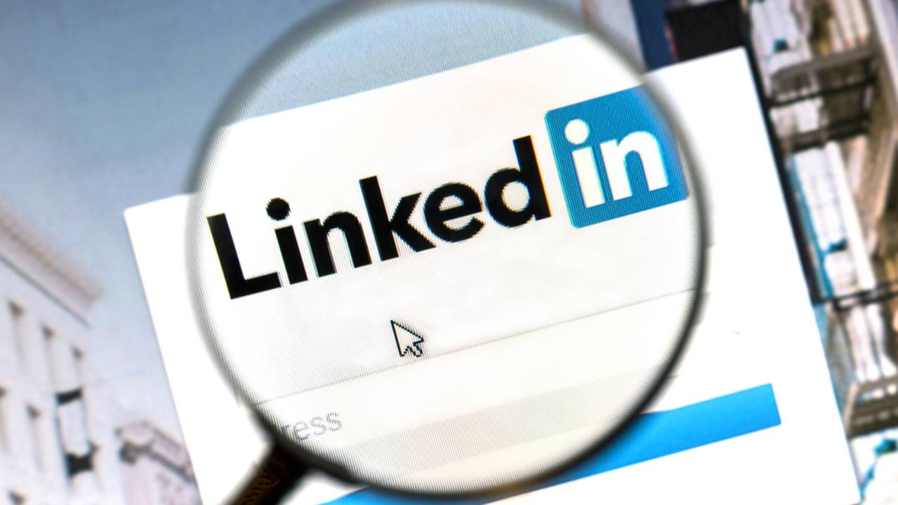 Come usare un profilo LinkedIn per aziende
