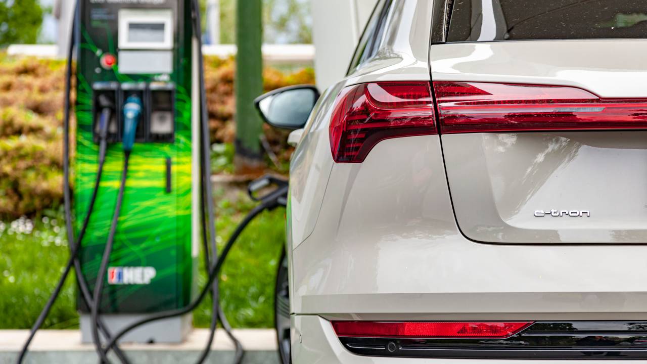 Autumobili plug in hybrid