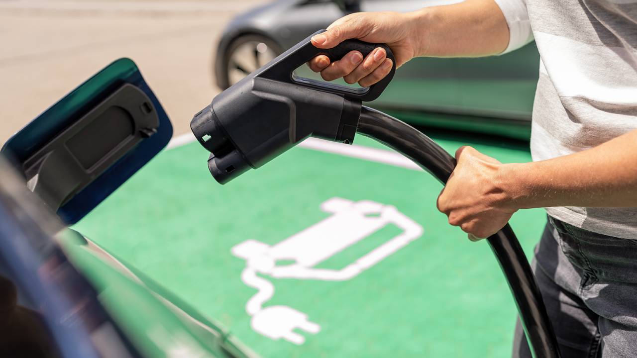 Autumobili plug in hybrid