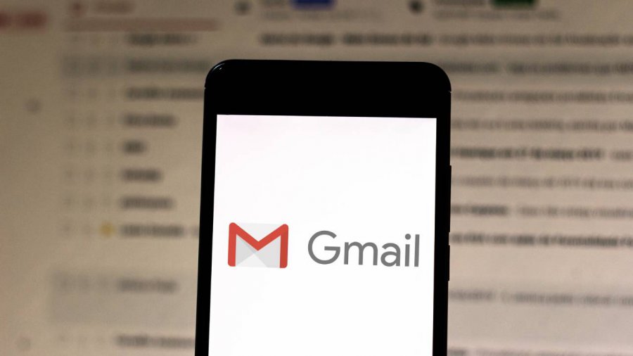 Gmail logo su smartphone