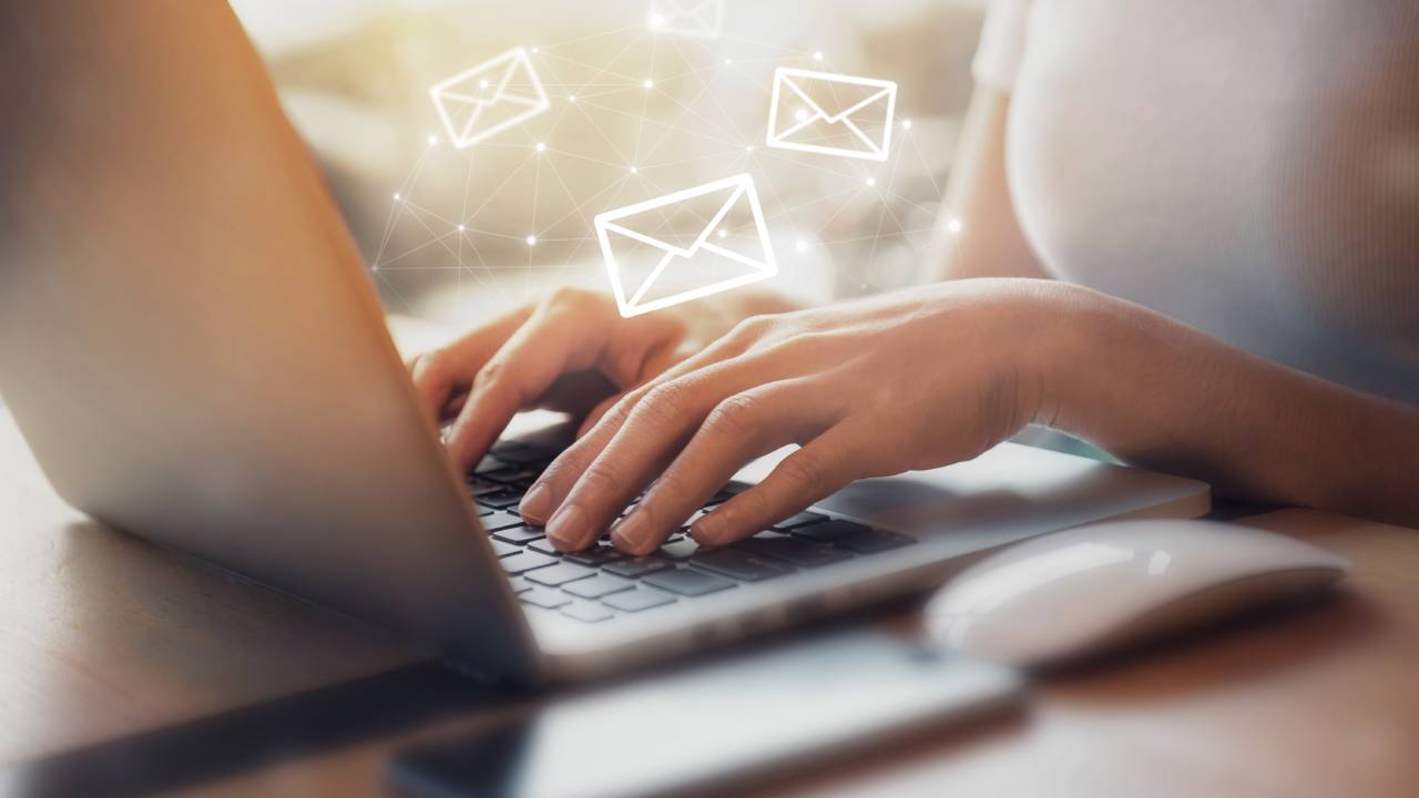 Inviare mail a facebook Inviare mail a facebook