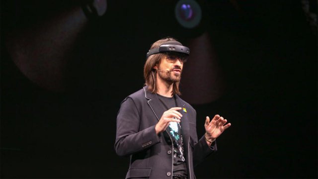 HoloLens 2 nel corso della presentazione del Mobile World Congress 2019