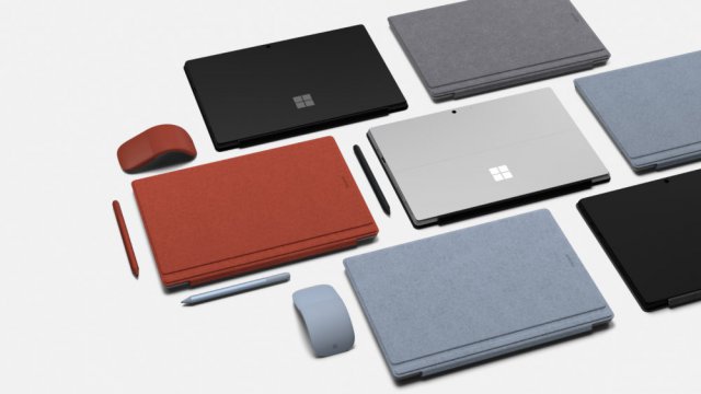 la nuova famiglia di prodotti Surface presentata a  New York