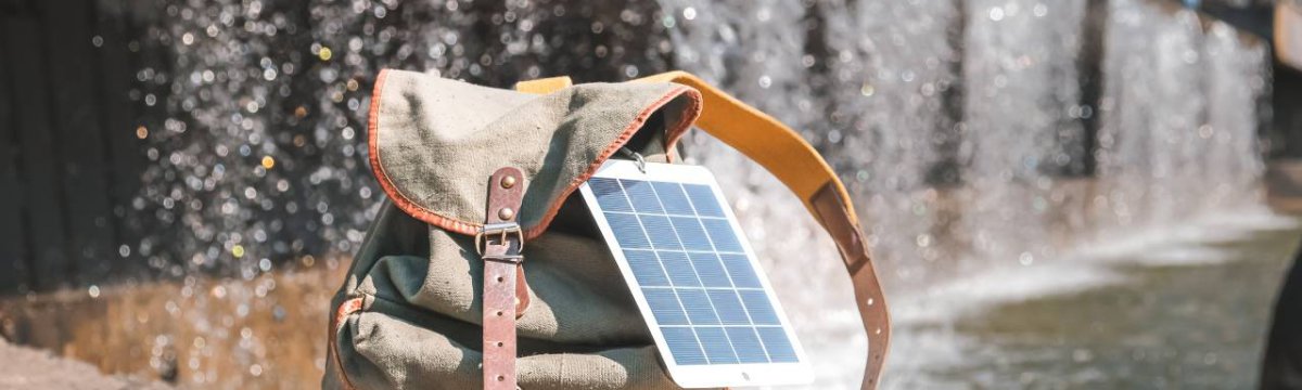 Caricabatterie Energia Solare: Come Funzionano e Quali Scegliere