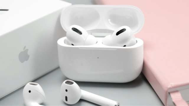 AirPods