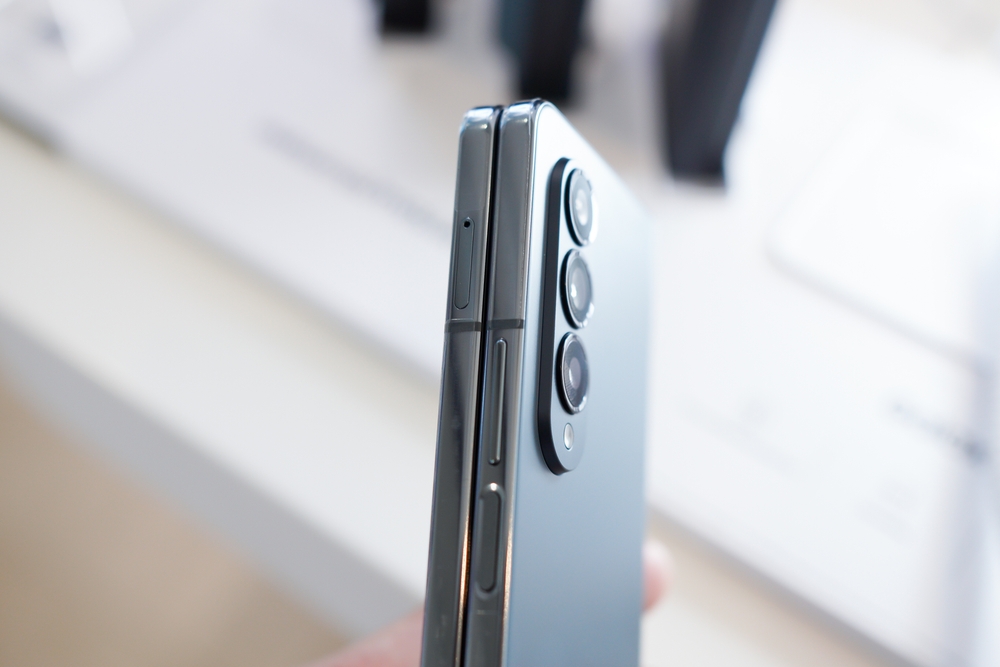 Pulsante accensione smartphone