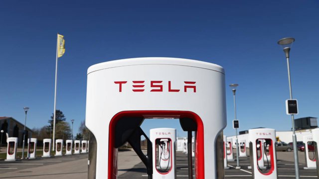 Tesla supercharger