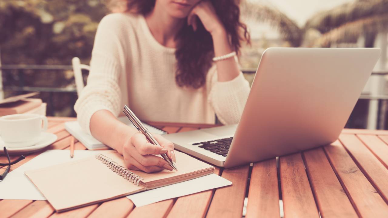Scrittura creativa: esempi, libri e manuali
