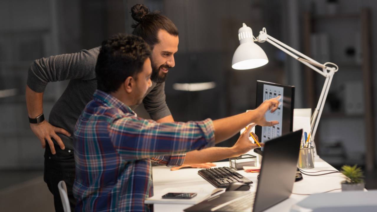 Attenzione ai rapporti tra le persone Attenzione ai rapporti tra le persone