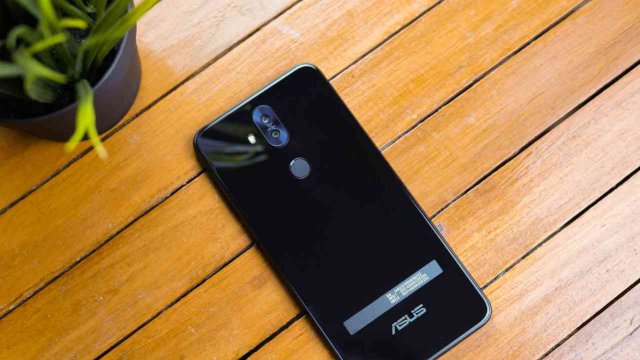 Asus smartphone