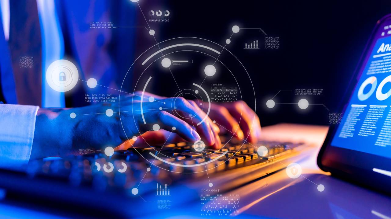 Mani-che-digitale-sulla-tastiera Mani-che-digitale-sulla-tastiera