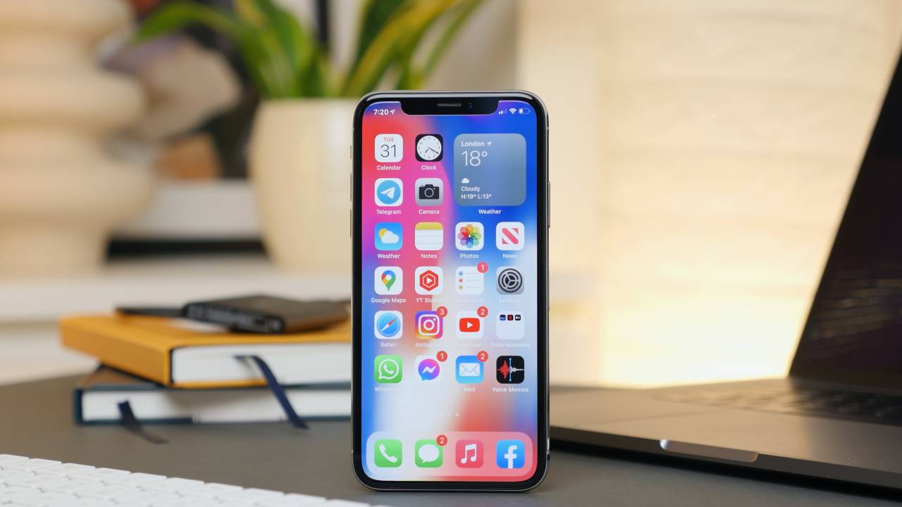 Apple iPhone 13