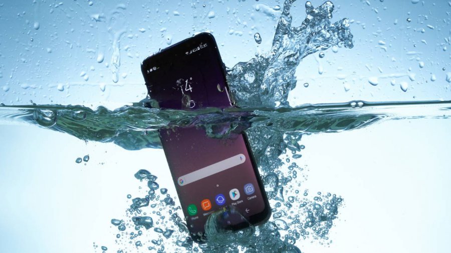 Smartphone in acqua