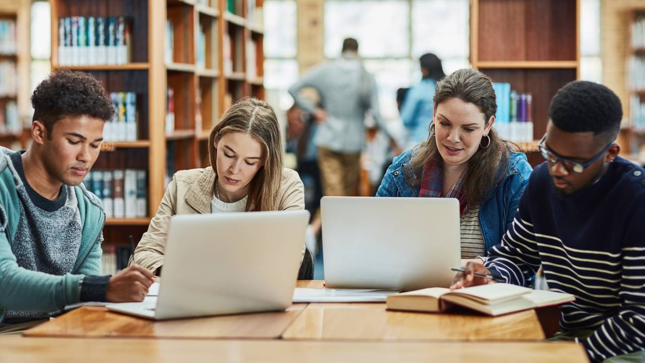 Studenti Studenti