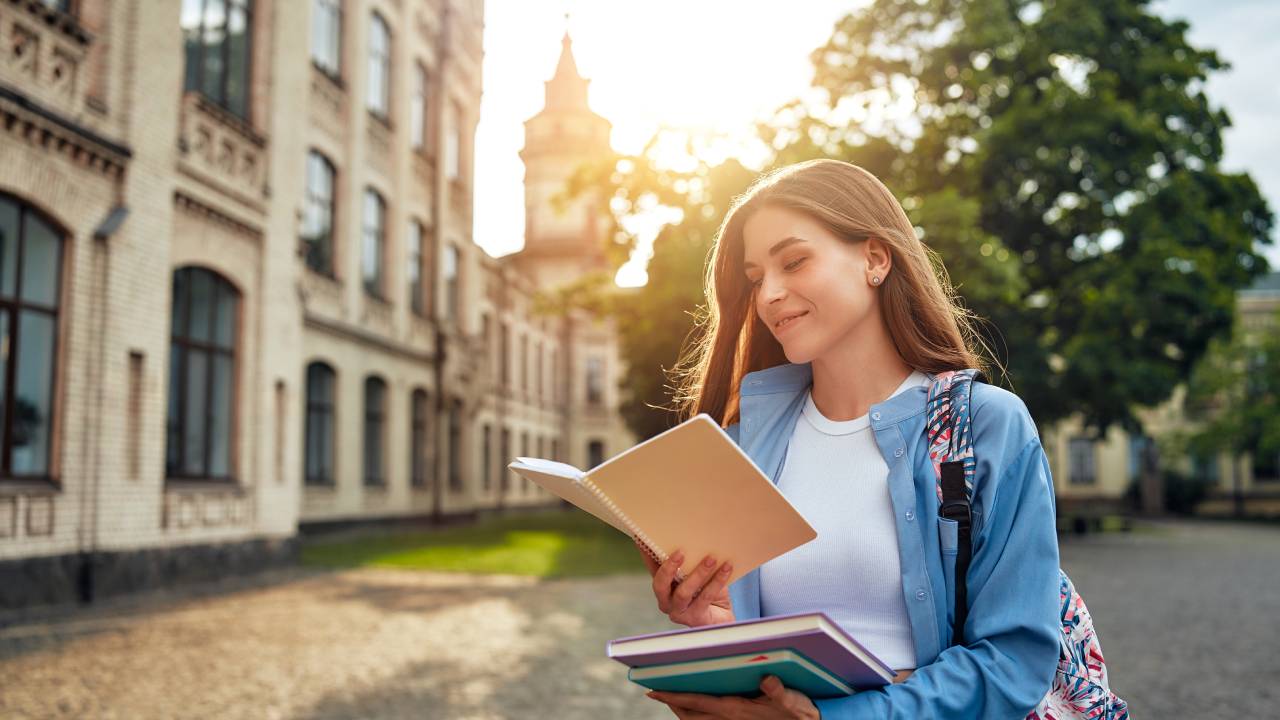 Studentessa universitaria Studentessa universitaria