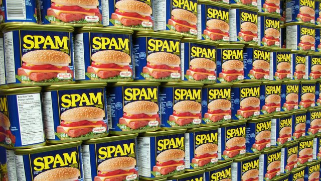 Un muro di Spam in scatola