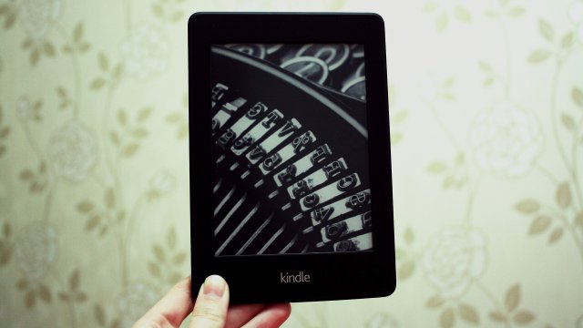 Sequenza evolutiva dei Kindle, dal 1 al Fire